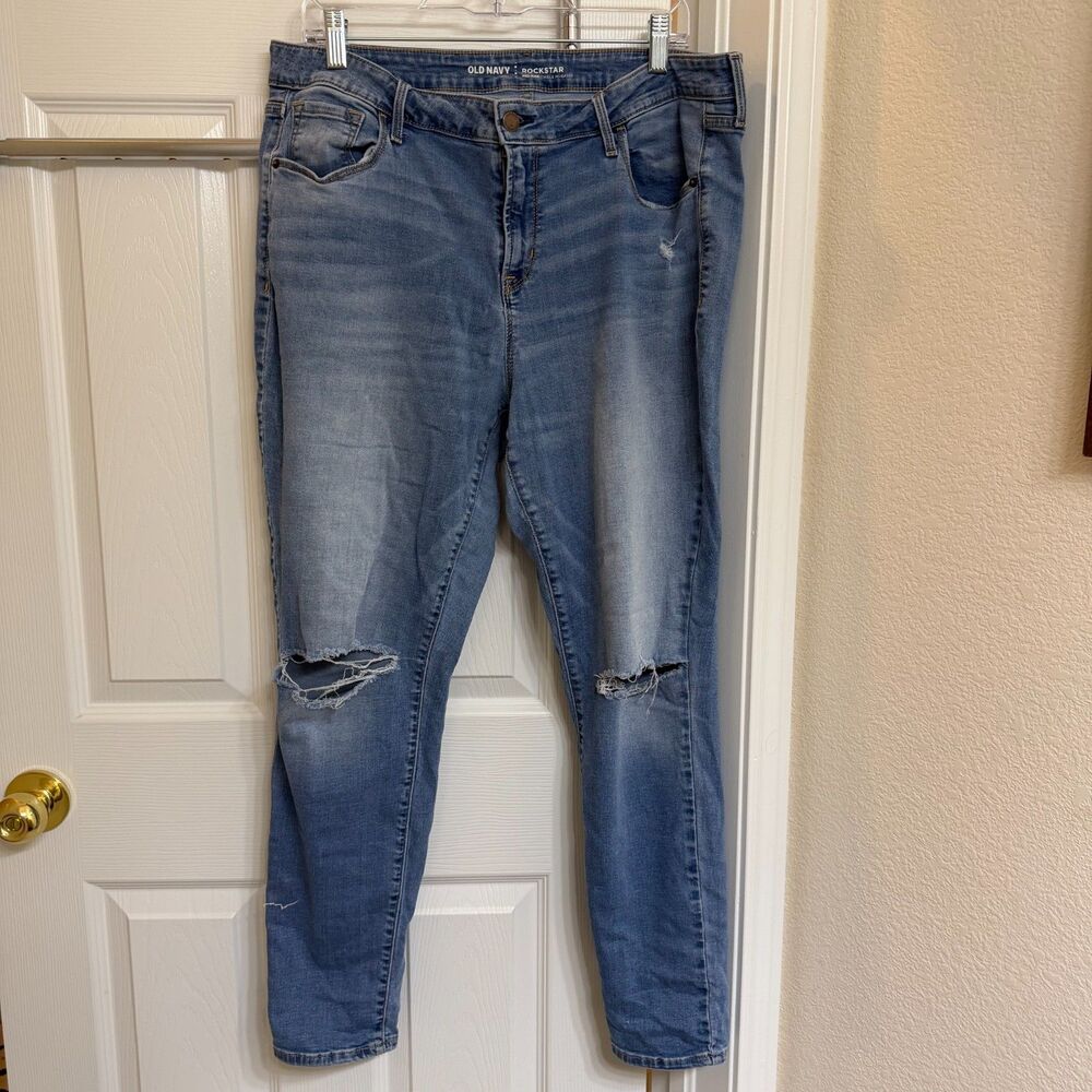 Old Navy Rockstar Mid-Rise Distressed Skinny Jeans Size 16 Regular - Picture 1 of 5